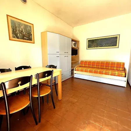 Cozy With Garden And Pool Access Villa Bibione