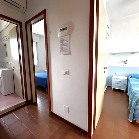 Cozy With Garden And Pool Access Vila