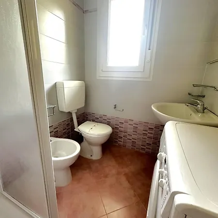 Cozy With Garden And Pool Access Vila Bibione