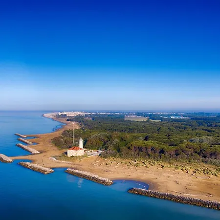 빌라 Cozy With Garden And Pool Access