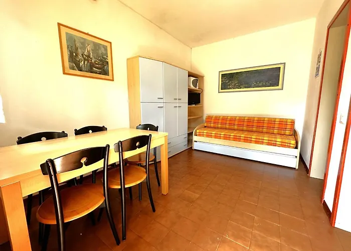 Cozy With Garden And Pool Access Villa Bibione