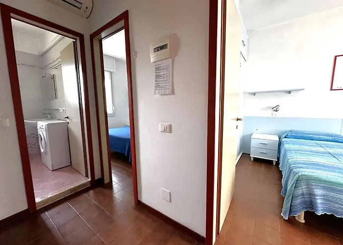 Cozy With Garden And Pool Access Villa